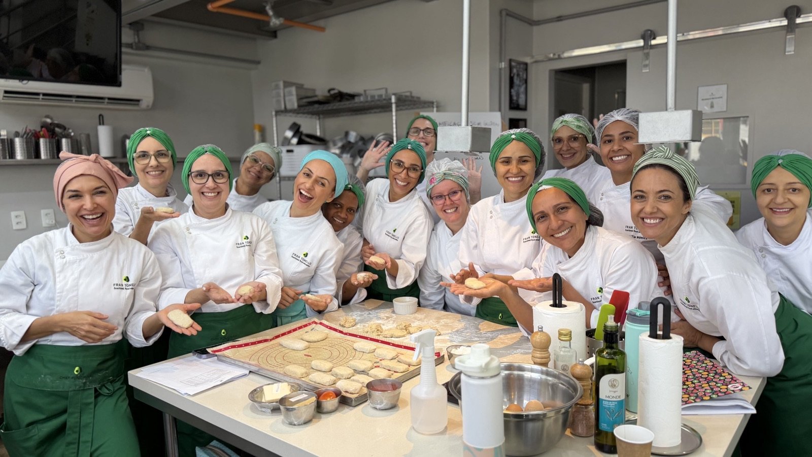 Turma de formandas da Pós em Gastronomia Funcional Integrativa
